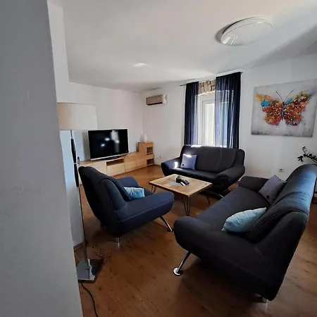 Appartement Fuer 4 Personen 1 Kind Ca, 95 M Sup2 In Pula, Istrien Und Umgebung *